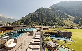 Alpine Luxury SPA Resort Schwarzenstein